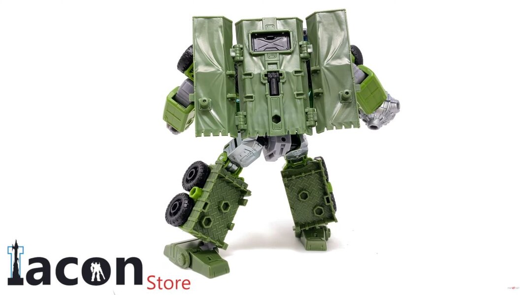 Transformers Legacy Bulkhead In Hand Image  (12 of 56)